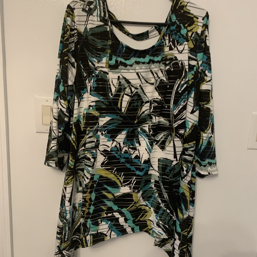New Directions Curvy Women’s Size 3X Handkerchief Cut Tunic Multi Abstract Flora